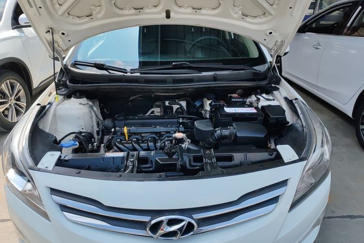 Used Hyundai Verna (older generation) 2016 1.4L Manual Smart GLS Trim Engine Bay