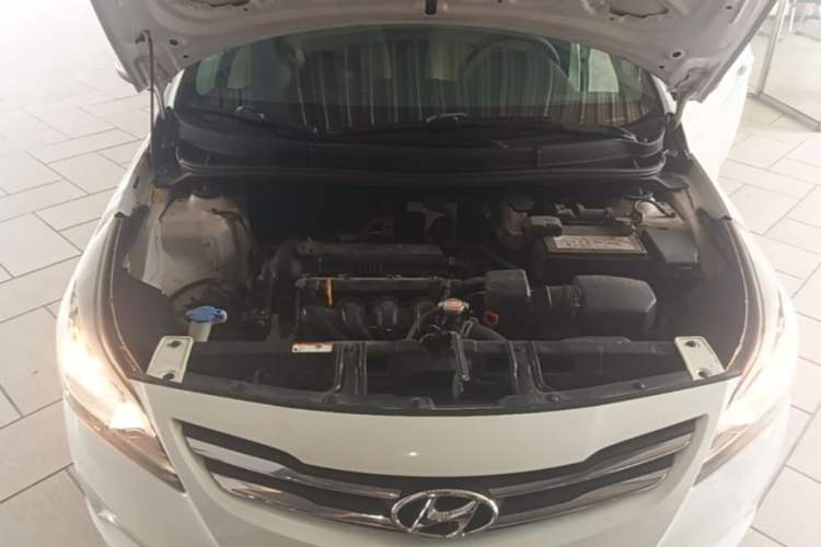 Used Hyundai Verna (older generation) 2016 1.4L Automatic Smart GLS Engine Bay