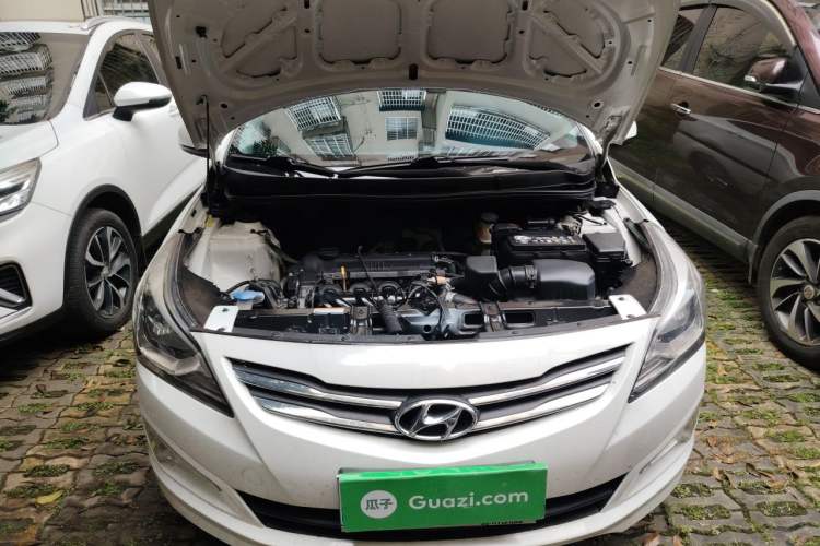 Used Hyundai Verna (older generation) 2016 1.4L Manual Smart GLS Trim Engine Bay