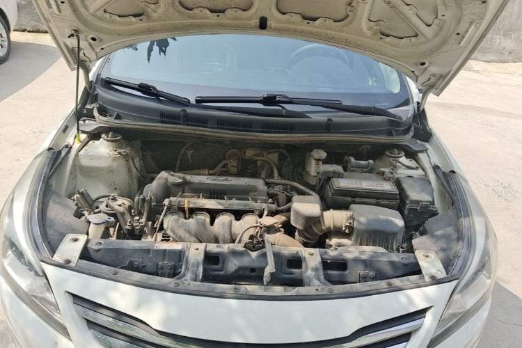 Used Hyundai Verna (older generation) 2016 1.4L Manual Smart GLS Trim Engine Bay