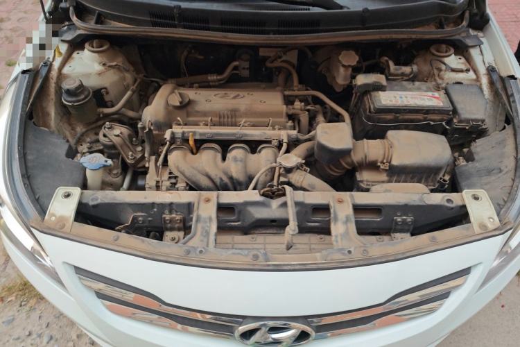 Used Hyundai Verna (older generation) 2016 1.4L Manual Smart GLS Trim Engine Bay