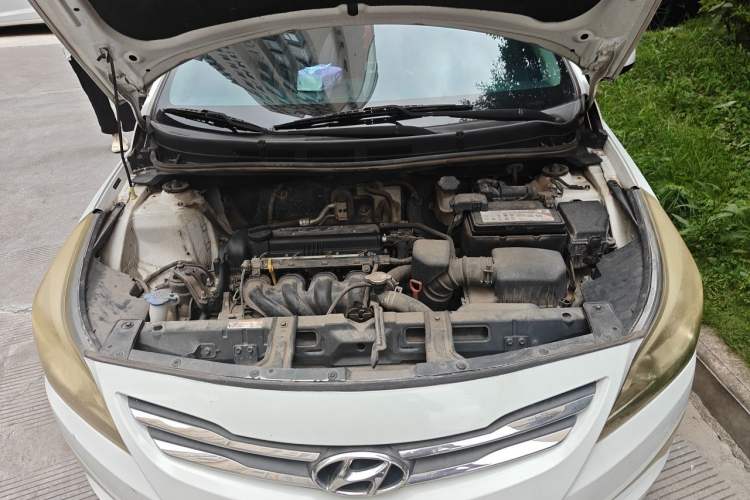 Used Hyundai Verna (older generation) 2016 1.4L Automatic Smart GLS Engine Bay