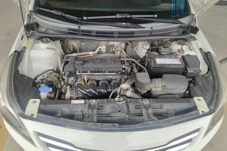 Used Hyundai Verna (older generation) 2016 1.4L Manual Smart GLS Trim Engine Bay