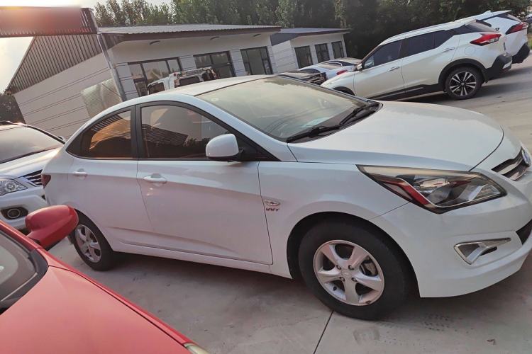 Used Hyundai Verna (older generation) 2016 1.4L Automatic Smart GLS Exterior 2