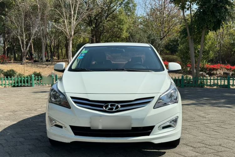 Used Hyundai Verna (older generation) 2016 1.4L Automatic Smart GLS Exterior 2