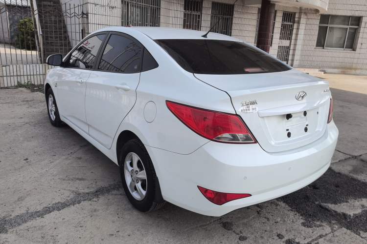 Used Hyundai Verna (older generation) 2016 1.4L Manual Smart GLS Trim Exterior 2