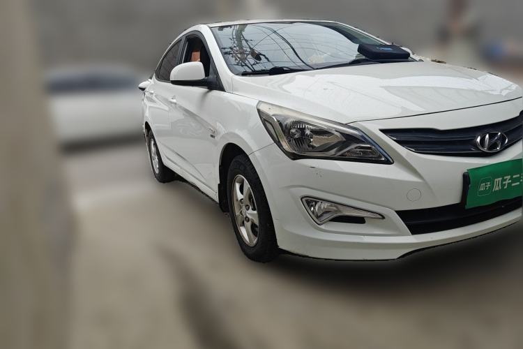 Used Hyundai Verna (older generation) 2016 1.4L Automatic Smart GLS Exterior 2