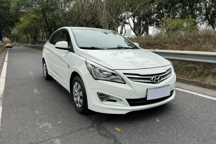 Used Hyundai Verna (older generation) 2016 1.4L Manual Smart GLS Trim Exterior 2