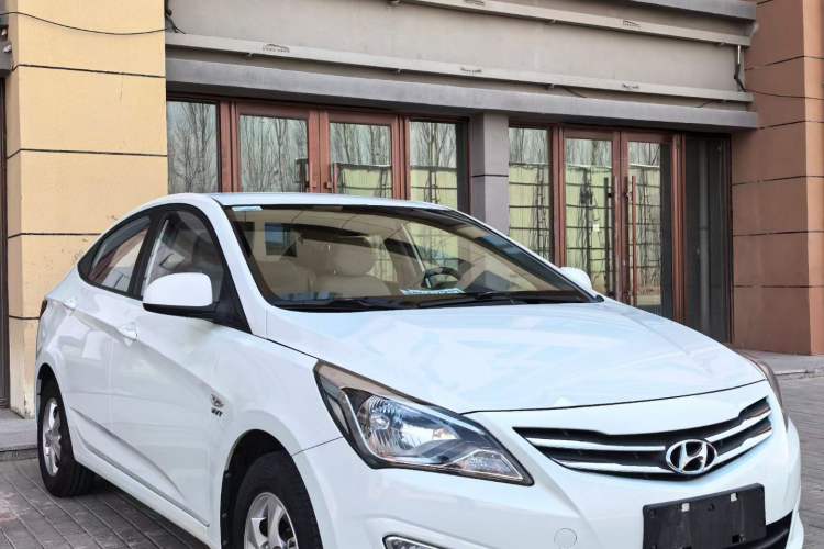 Used Hyundai Verna (older generation) 2016 1.4L Manual Smart GLS Trim Exterior 2