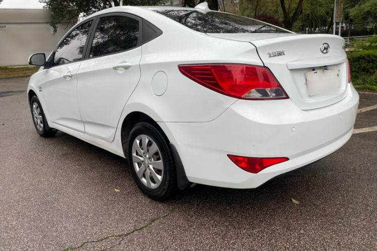 Used Hyundai Verna (older generation) 2016 1.4L Automatic Fashionable GS Model Exterior 2