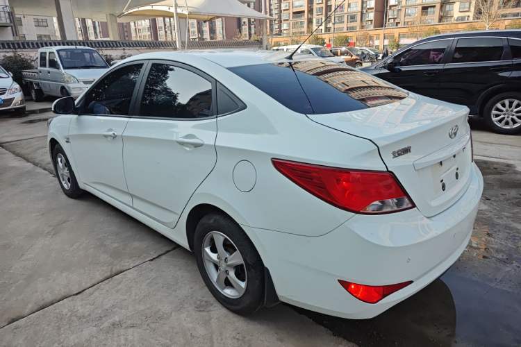 Used Hyundai Verna (older generation) 2016 1.4L Automatic Smart GLS Exterior 2