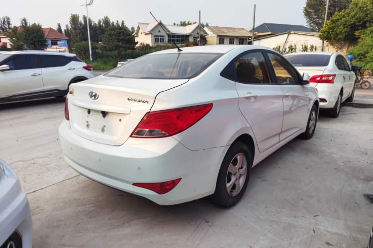 Used Hyundai Verna (older generation) 2016 1.4L Automatic Smart GLS Exterior 3