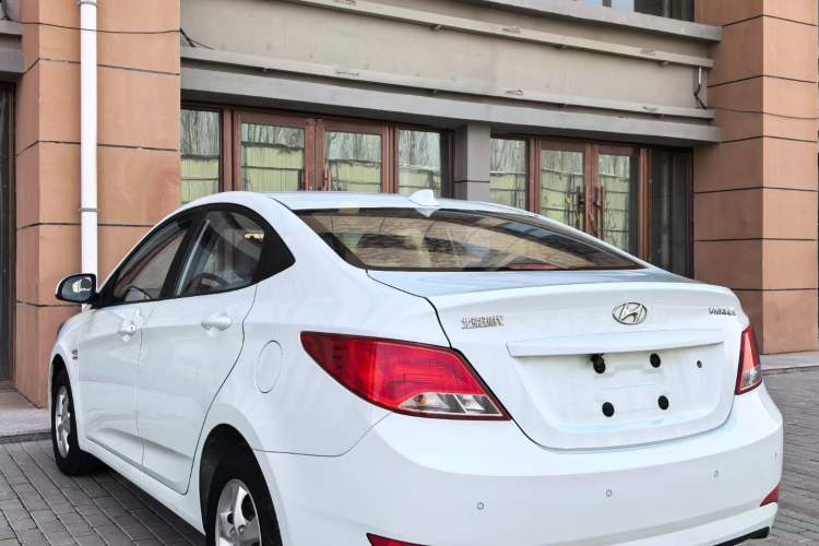 Used Hyundai Verna (older generation) 2016 1.4L Manual Smart GLS Trim Exterior 3