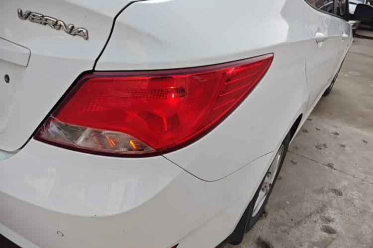 Used Hyundai Verna (older generation) 2016 1.4L Automatic Smart GLS Exterior 3
