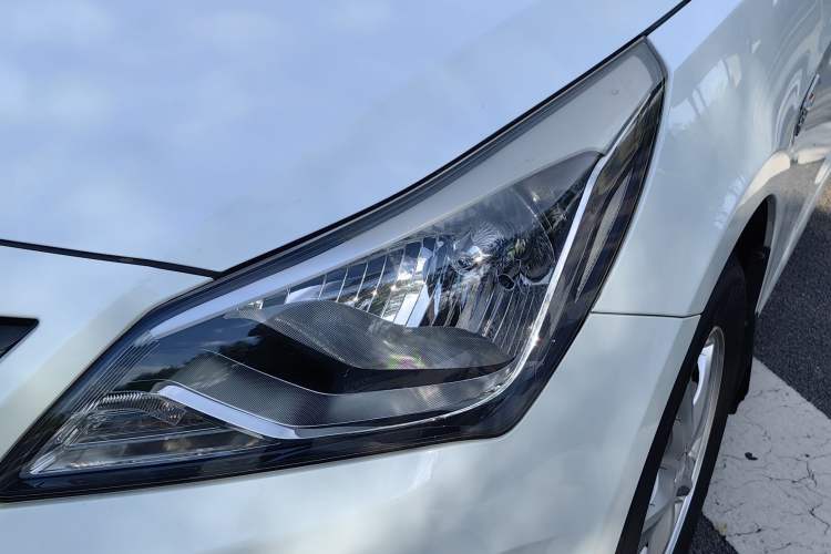 Used Hyundai Verna (older generation) 2016 1.4L Manual Smart GLS Trim Exterior 3