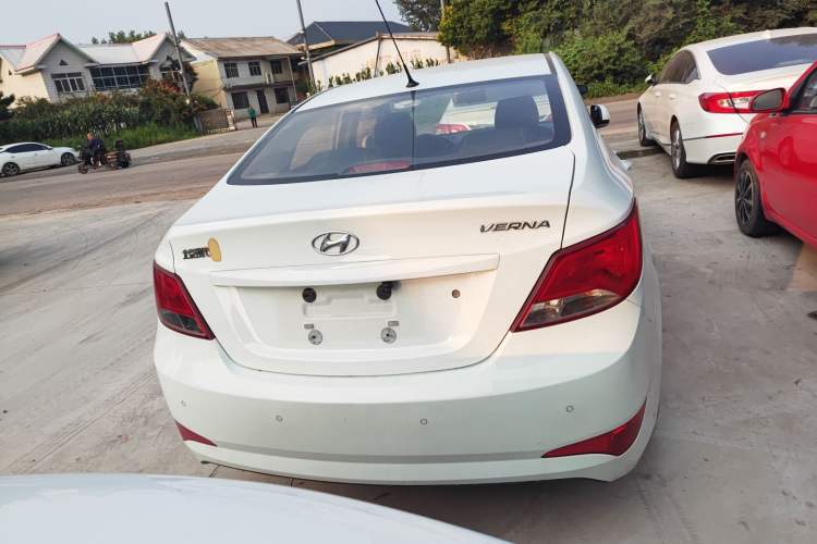 Used Hyundai Verna (older generation) 2016 1.4L Automatic Smart GLS Exterior 4