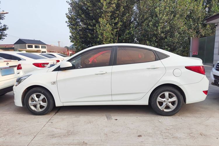 Used Hyundai Verna (older generation) 2016 1.4L Automatic Smart GLS Exterior 5