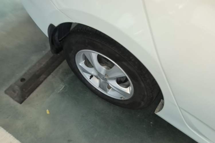 Used Hyundai Verna (older generation) 2016 1.4L Automatic Smart GLS Exterior 5
