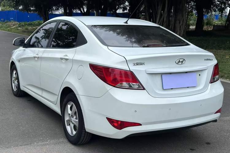 Used Hyundai Verna (older generation) 2016 1.4L Automatic Smart GLS Exterior 5