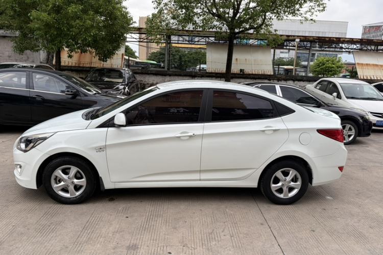 Used Hyundai Verna (older generation) 2016 1.4L Automatic Smart GLS Exterior 5