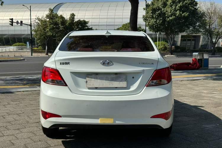 Used Hyundai Verna (older generation) 2016 1.4L Automatic Smart GLS Exterior 5