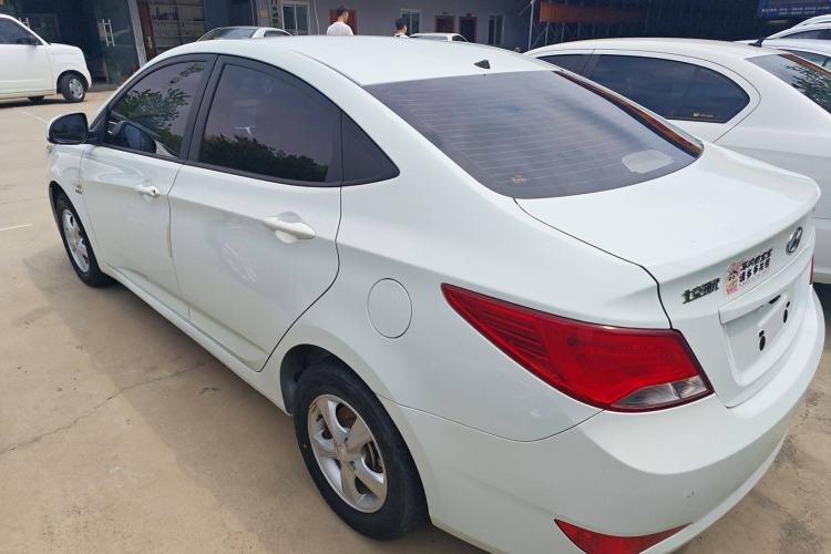 Used Hyundai Verna (older generation) 2016 1.4L Automatic Smart GLS Exterior 5