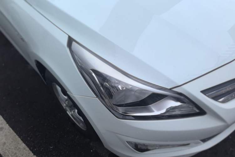 Used Hyundai Verna (older generation) 2016 1.4L Manual Smart GLS Trim Exterior 6