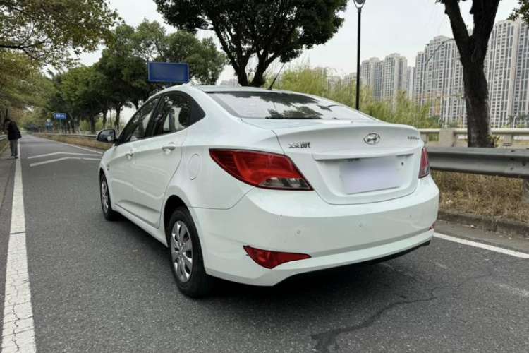 Used Hyundai Verna (older generation) 2016 1.4L Manual Smart GLS Trim Exterior 6