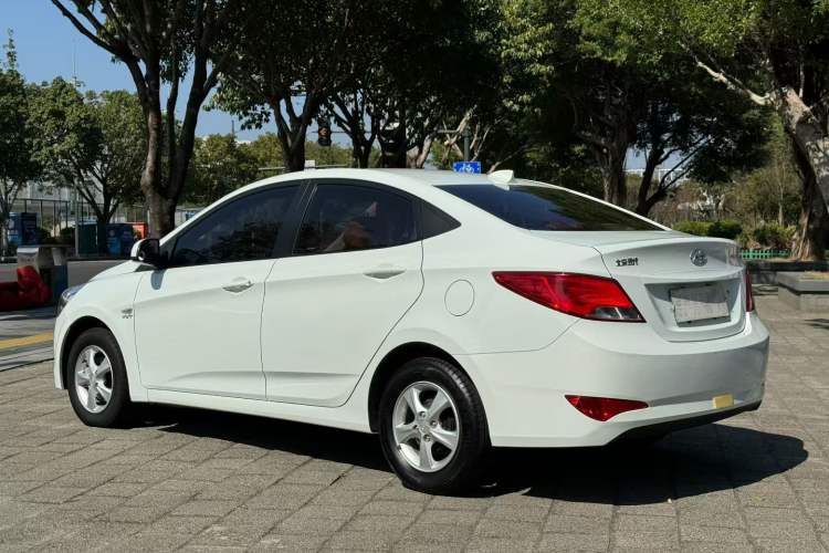 Used Hyundai Verna (older generation) 2016 1.4L Automatic Smart GLS Exterior 6