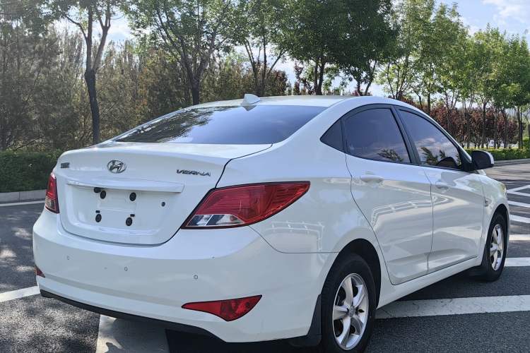 Used Hyundai Verna (older generation) 2016 1.4L Manual Smart GLS Trim Exterior 8