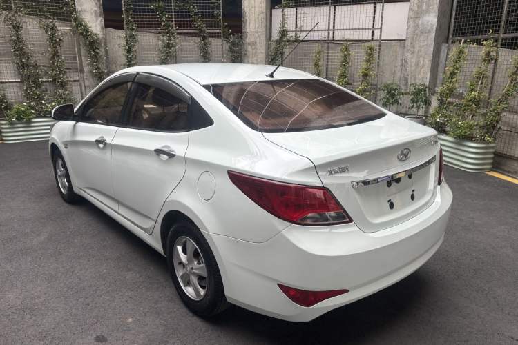 Used Hyundai Verna (older generation) 2016 1.4L Automatic Leading-Edge GLX Exterior 8