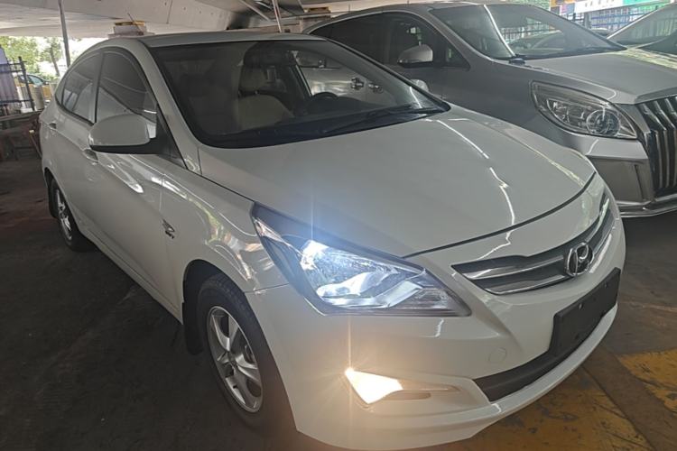 Used Hyundai Verna (older generation) 2016 1.4L Automatic Smart GLS Front Right 45 Deg