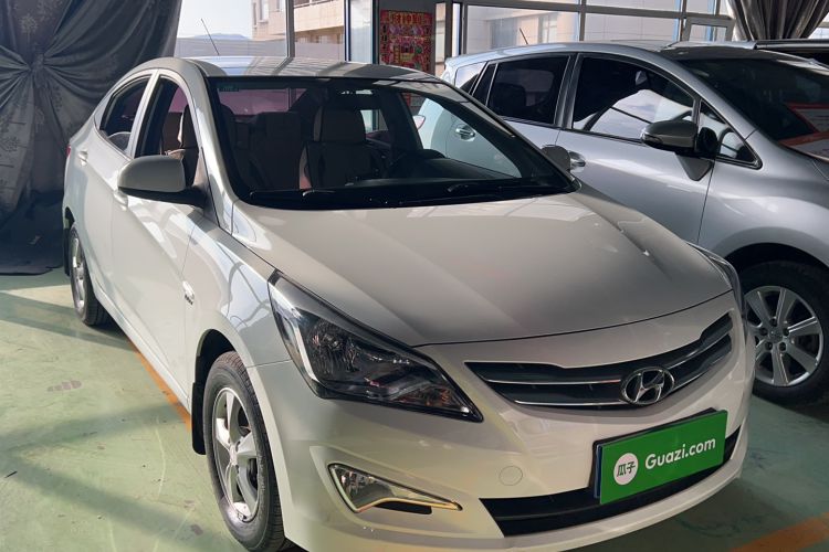 Used Hyundai Verna (older generation) 2016 1.4L Automatic Smart GLS Front Right 45 Deg