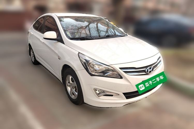 Used Hyundai Verna (older generation) 2016 1.4L Manual Smart GLS Trim Front Right 45 Deg