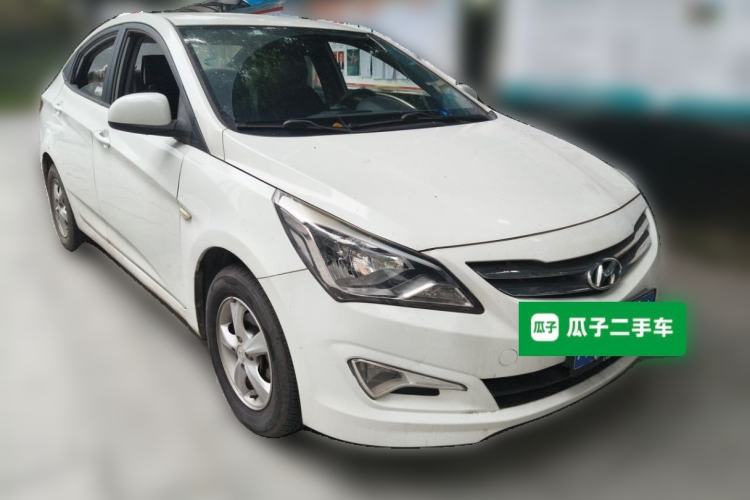 Used Hyundai Verna (older generation) 2016 1.4L Automatic Smart GLS Front Right 45 Deg