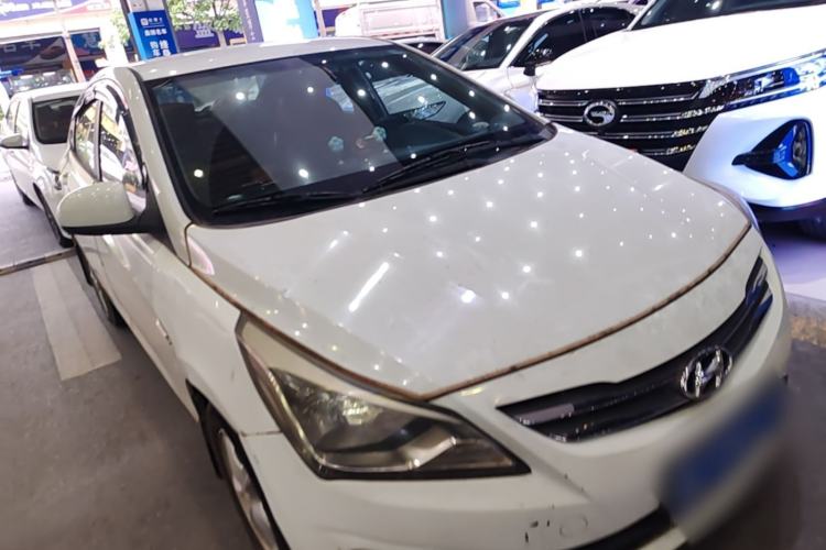 Used Hyundai Verna (older generation) 2016 1.4L Manual Smart GLS Trim Front Right 45 Deg