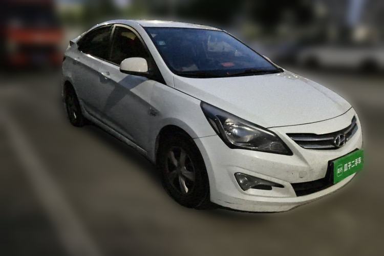 Used Hyundai Verna (older generation) 2016 1.4L Manual Smart GLS Trim Front Right 45 Deg