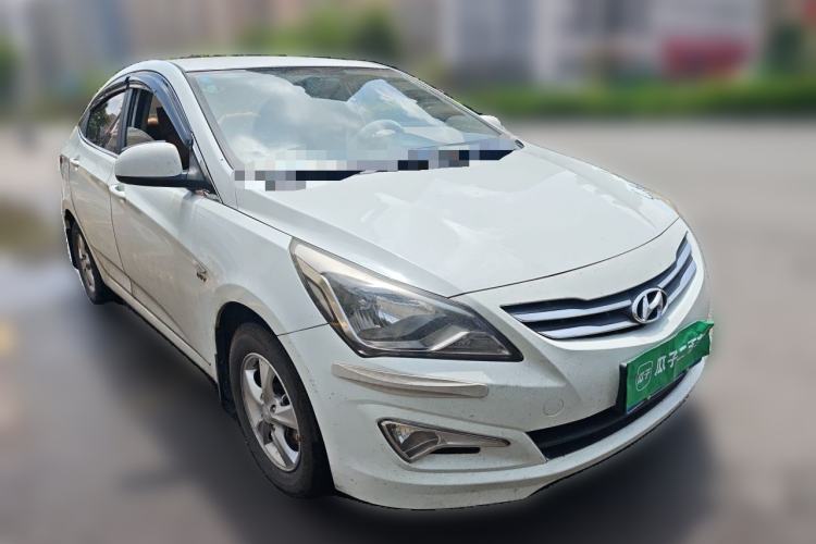 Used Hyundai Verna (older generation) 2016 1.4L Manual Smart GLS Trim Front Right 45 Deg