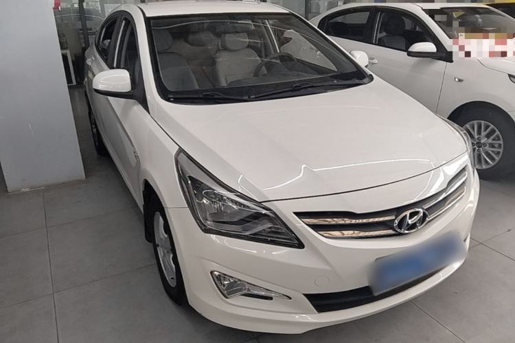 Used Hyundai Verna (older generation) 2016 1.4L Automatic Smart GLS Front Right 45 Deg