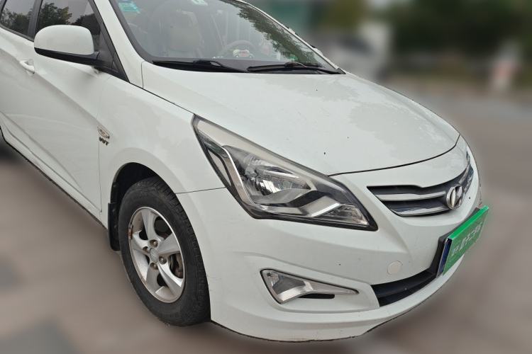 Used Hyundai Verna (older generation) 2016 1.4L Automatic Smart GLS Front Right 45 Deg