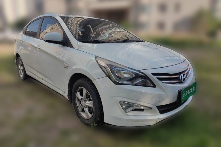 Used Hyundai Verna (older generation) 2016 1.4L Automatic Smart GLS Front Right 45 Deg