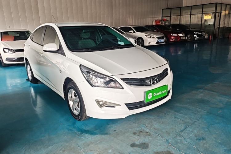 Used Hyundai Verna (older generation) 2016 1.4L Automatic Smart GLS Front Right 45 Deg