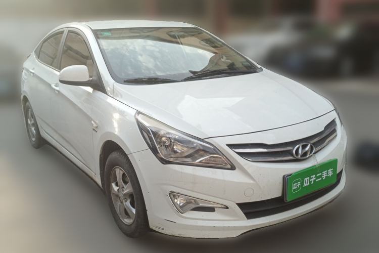 Used Hyundai Verna (older generation) 2016 1.4L Automatic Smart GLS Front Right 45 Deg