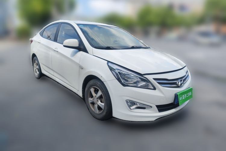Used Hyundai Verna (older generation) 2016 1.4L Automatic Smart GLS Front Right 45 Deg
