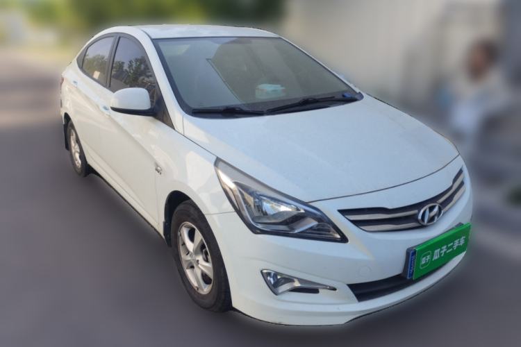 Used Hyundai Verna (older generation) 2016 1.4L Automatic Fashionable GS Model Front Right 45 Deg