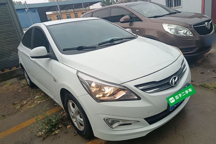 Used Hyundai Verna (older generation) 2016 1.4L Automatic Smart GLS Front Right 45 Deg