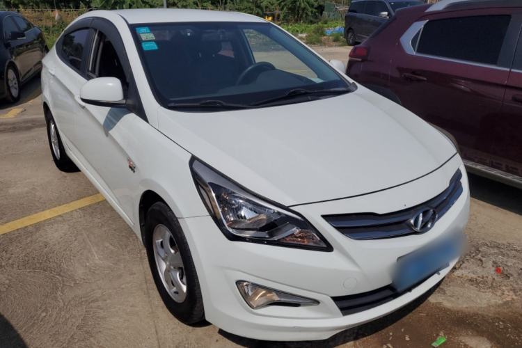 Used Hyundai Verna (older generation) 2016 1.4L Automatic Smart GLS Front Right 45 Deg