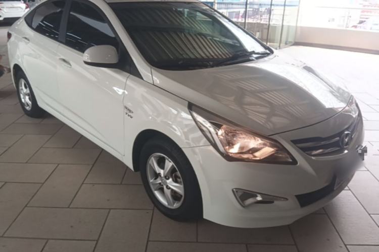 Used Hyundai Verna (older generation) 2016 1.4L Automatic Smart GLS Front Right 45 Deg