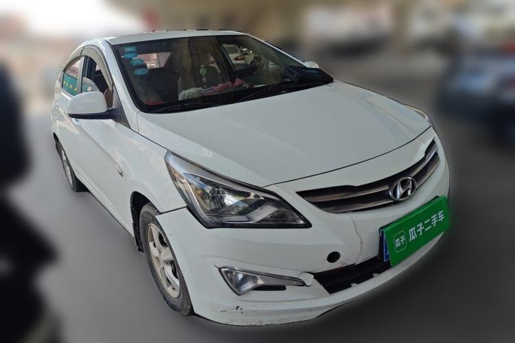 Used Hyundai Verna (older generation) 2016 1.4L Manual Fashion GS Front Right 45 Deg