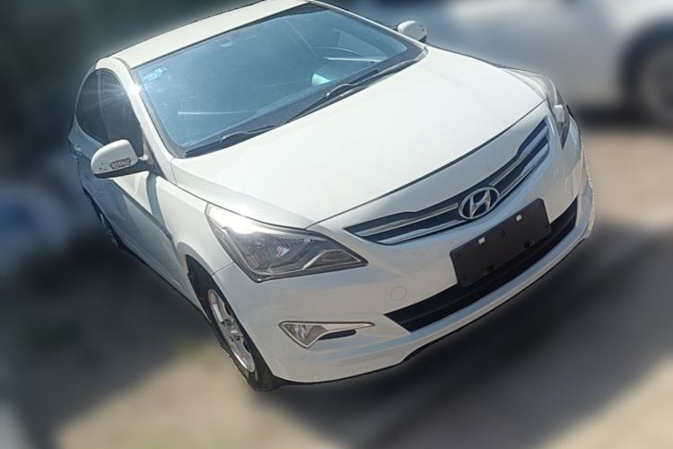 Used Hyundai Verna (older generation) 2016 1.4L Automatic Fashionable GS Model Front Right 45 Deg